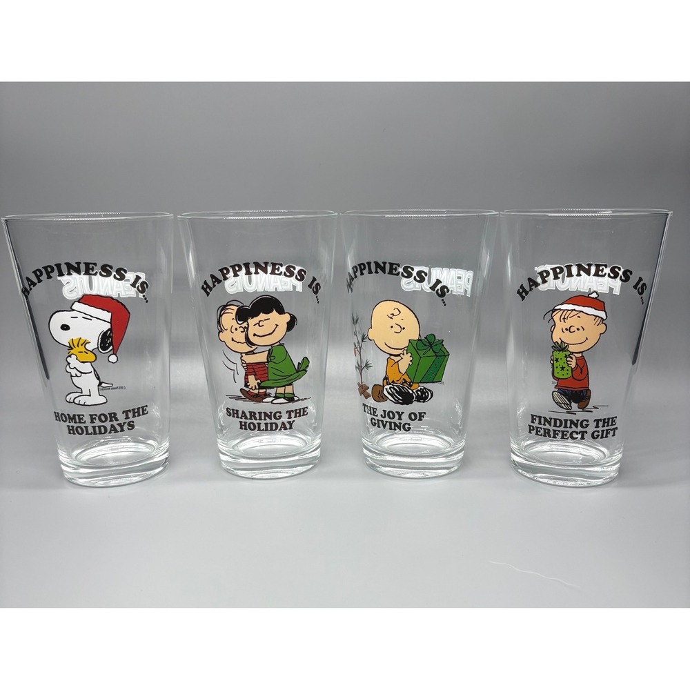 Peanuts Happiness Is Christmas Holiday Glass Set of 4 Snoopy Charlie Brown 16 oz